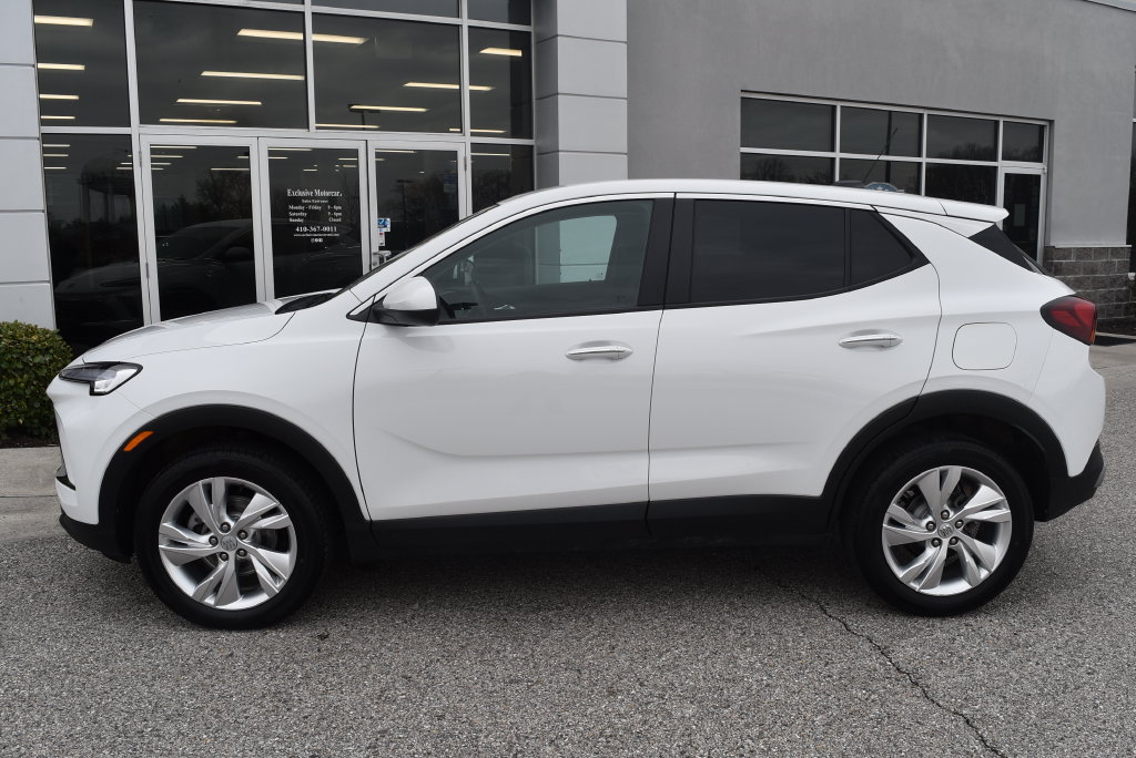 Used 2025 Buick Encore GX Preferred AWD/4WD image 4