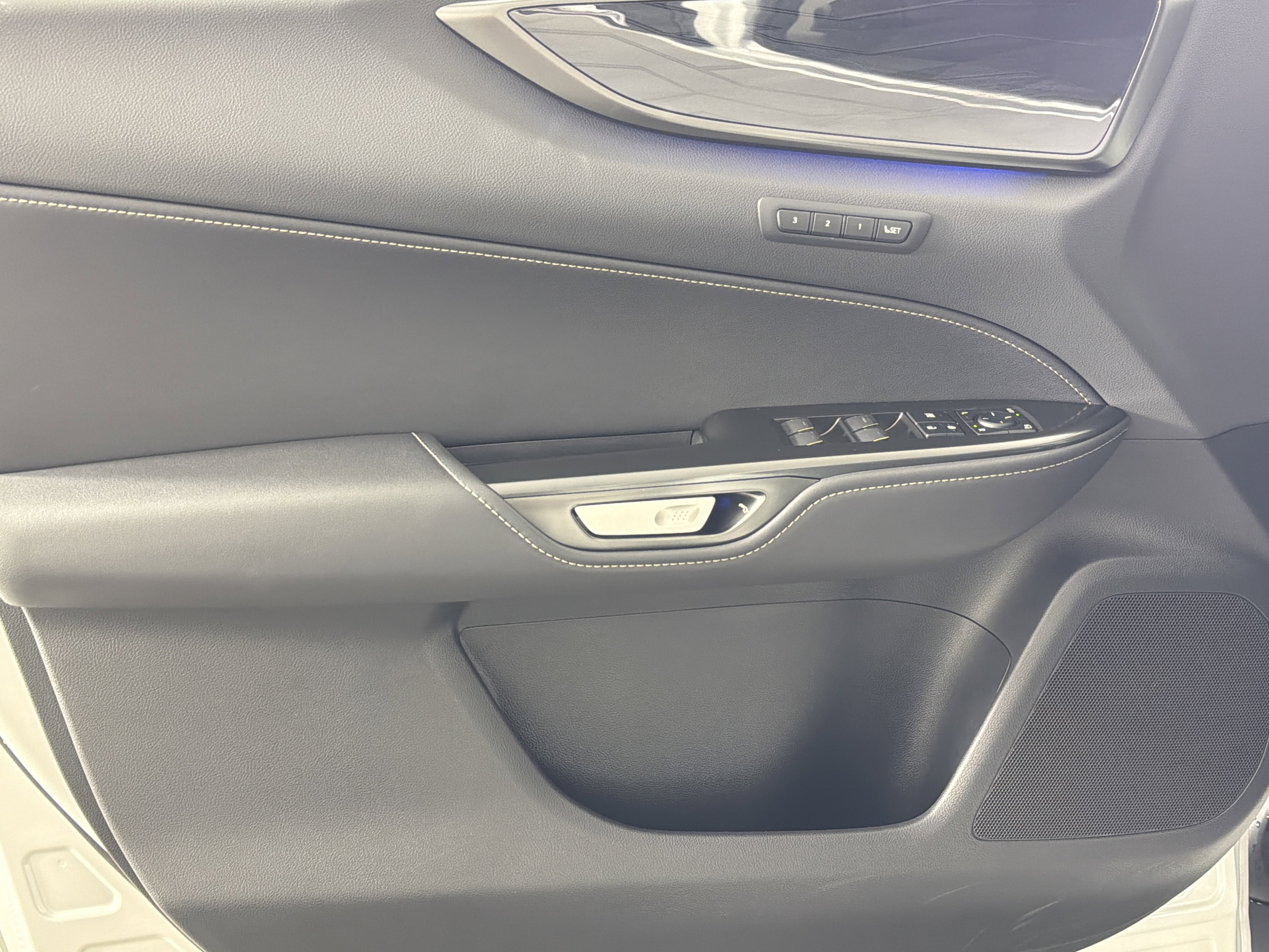 Certified 2025 Lexus NX 350h AWD w/ Accessory Package (2T) image 7