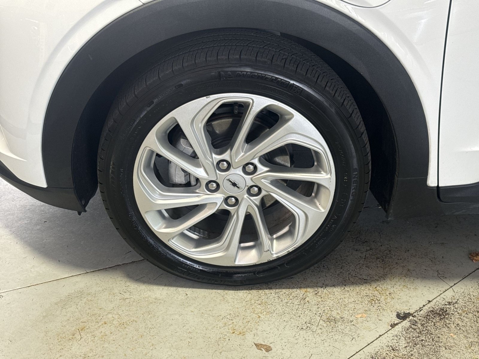 Used 2023 Chevrolet Bolt EUV LT w/ Comfort Package FWD image 13