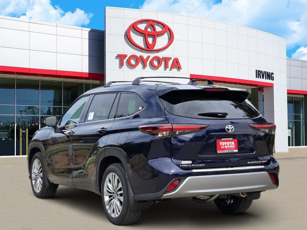 New 2026 Toyota Highlander Platinum AWD/4WD image 3