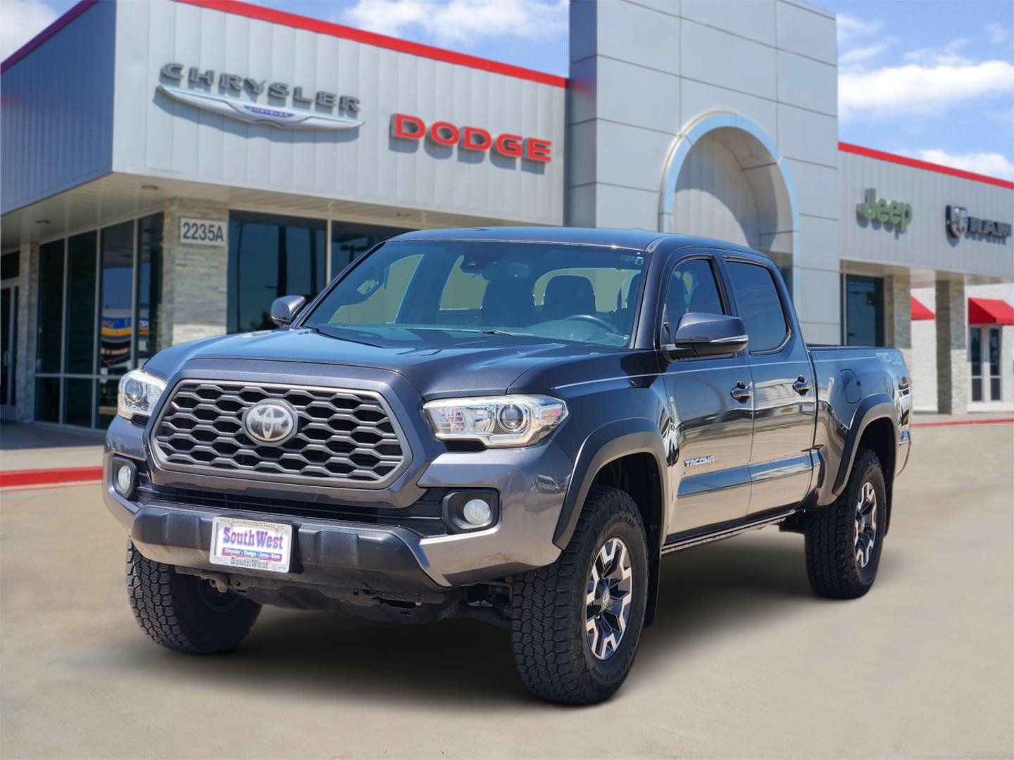 Used 2020 Toyota Tacoma TRD Off-Road w/ Technology Package AWD/4WD image 2