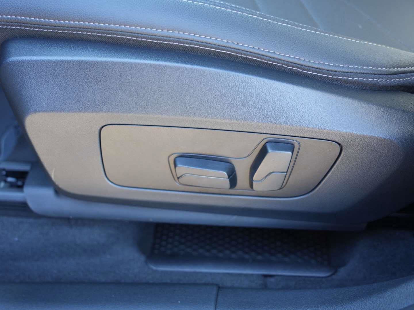 Used 2023 BMW X1 xDrive28i w/ Convenience Package AWD/4WD image 12