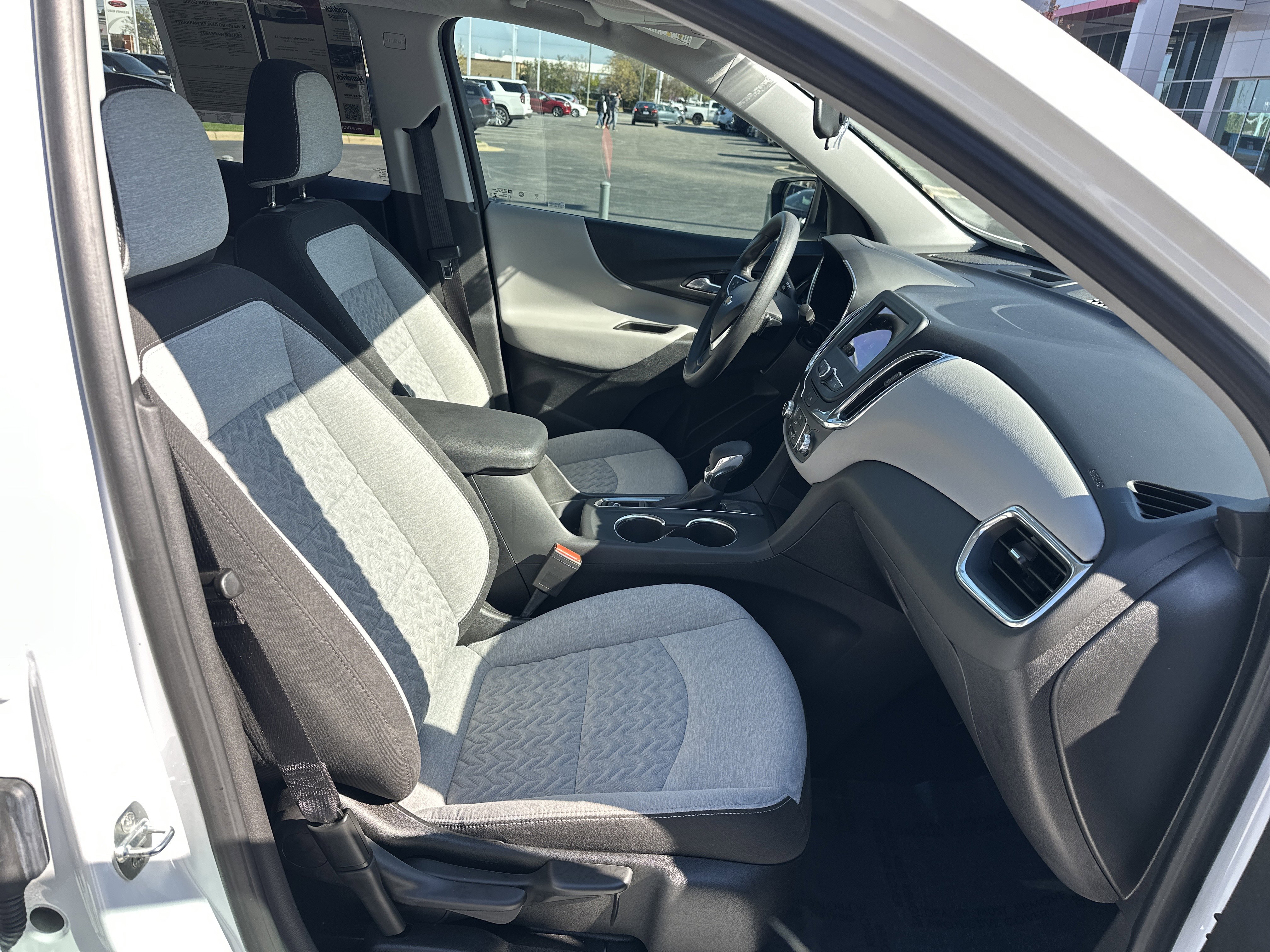 Used 2023 Chevrolet Equinox LS w/ LS Convenience Package image 33