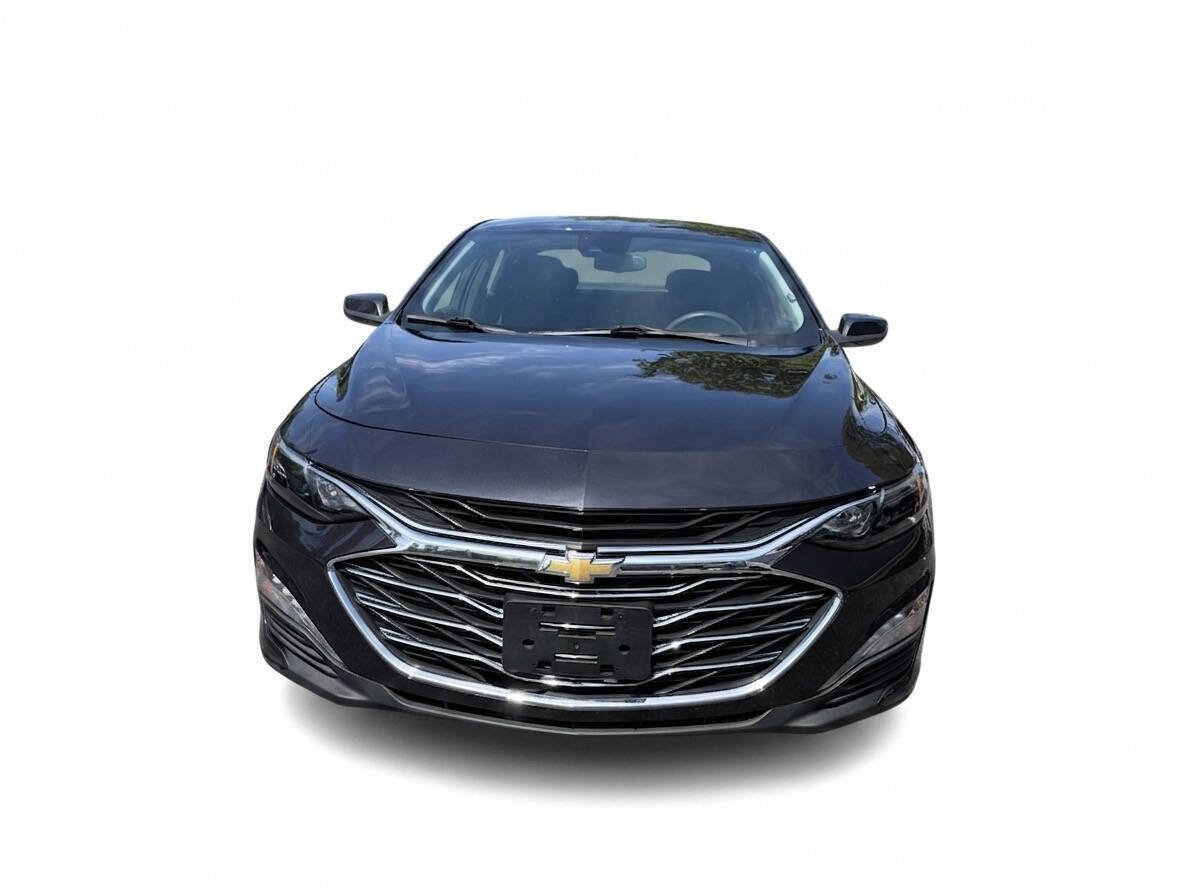 Used 2023 Chevrolet Malibu LT FWD image 2
