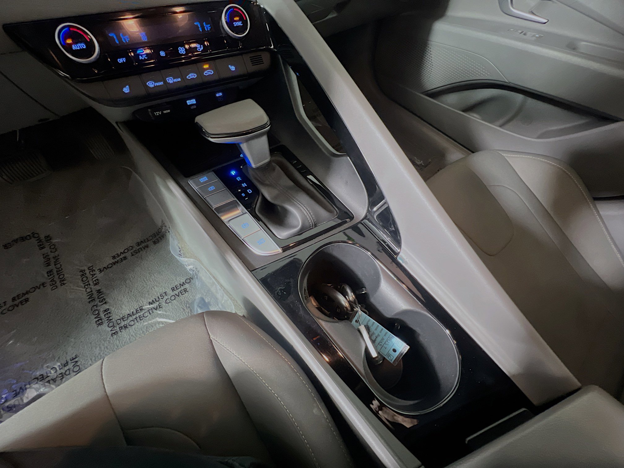 Used 2025 Hyundai Elantra SEL image 25