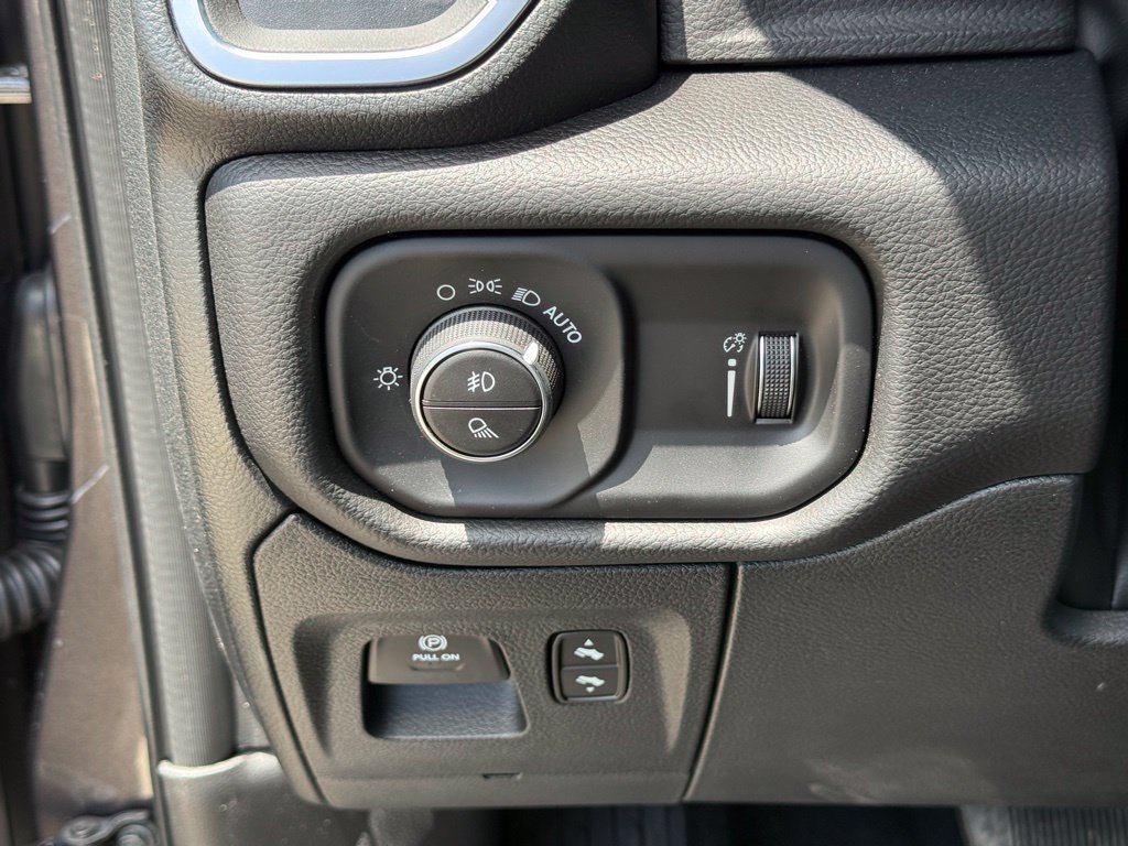 New 2026 RAM 1500 Big Horn w/ Night Edition AWD/4WD image 17