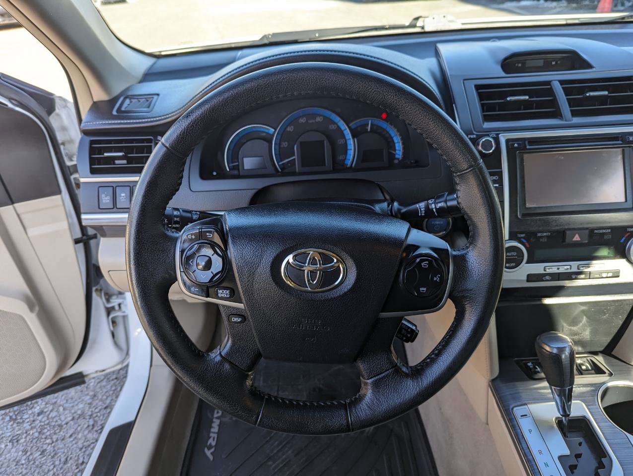 Used 2013 Toyota Camry XLE w/ Leather Pkg image 14