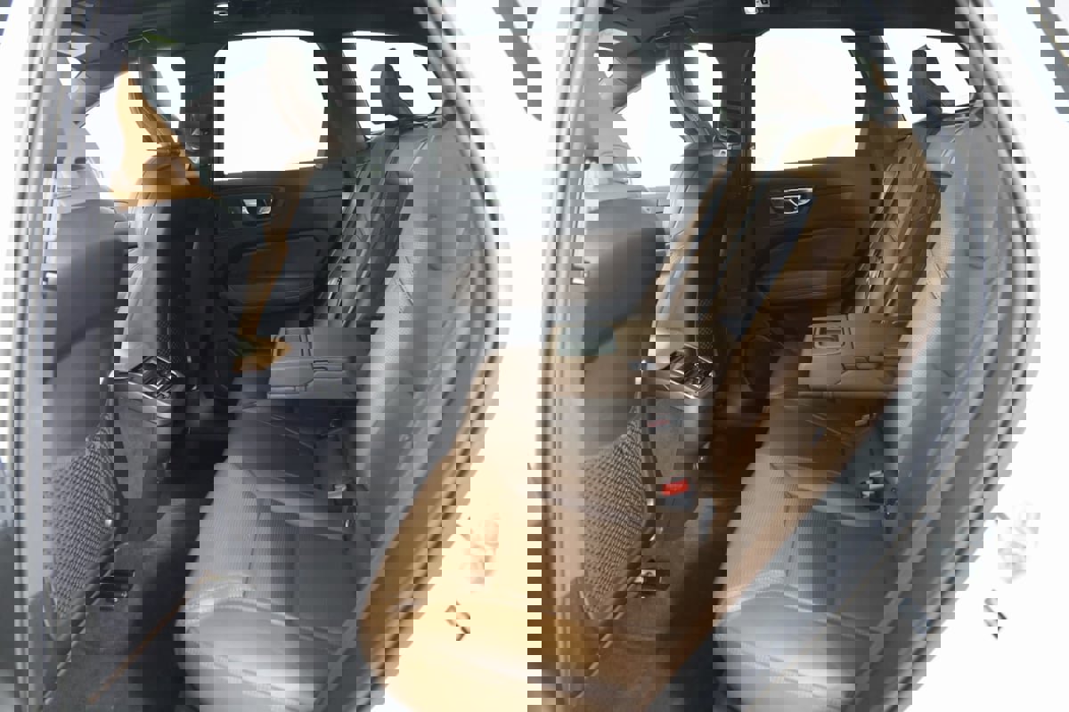 Used 2021 Volvo XC60 T5 Inscription w/ Protection Package Premier image 49