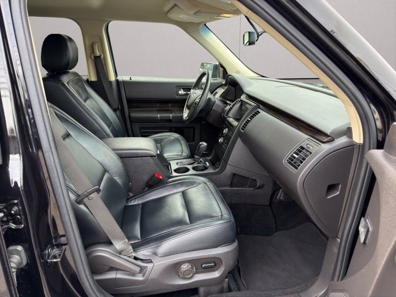 Used 2019 Ford Flex SEL image 13