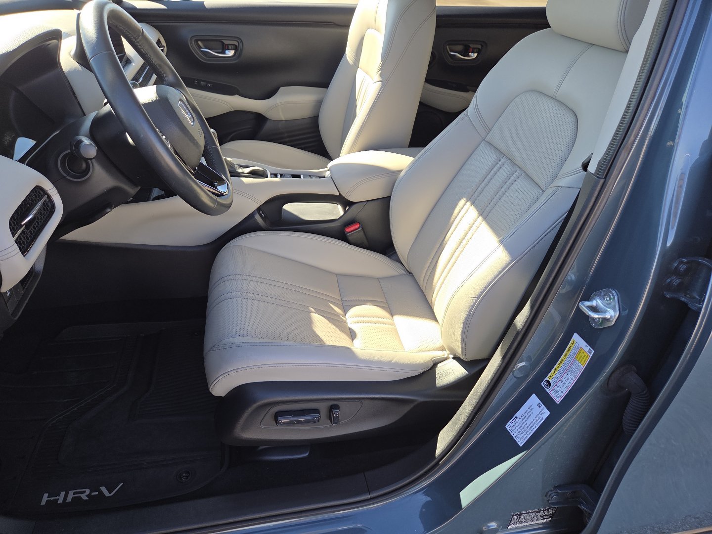 Used 2025 Honda HR-V EX-L image 24