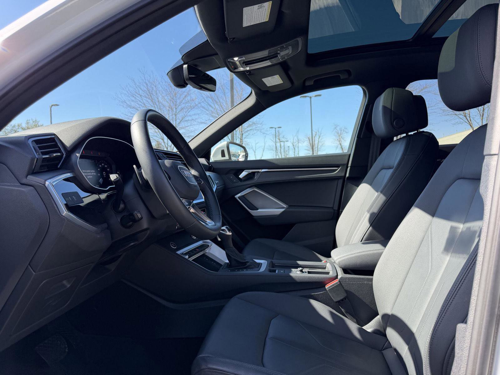 Used 2023 Audi Q3 2.0T Premium w/ Convenience Package image 14