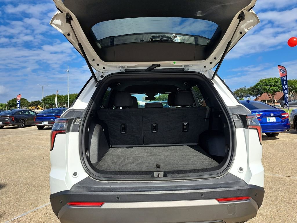 Used 2025 Chevrolet Equinox LT FWD image 23