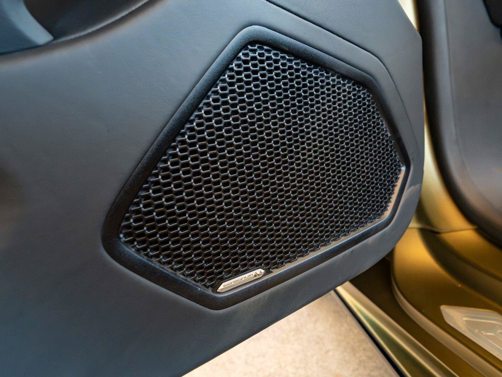 Used 2023 Lamborghini Huracan EVO RWD image 38