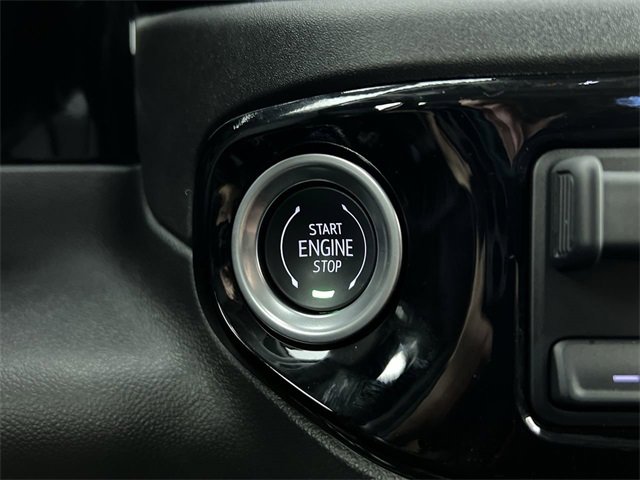 Certified 2025 GMC Sierra 1500 SLT image 17