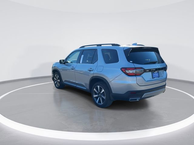 Used 2025 Honda Pilot Touring image 5