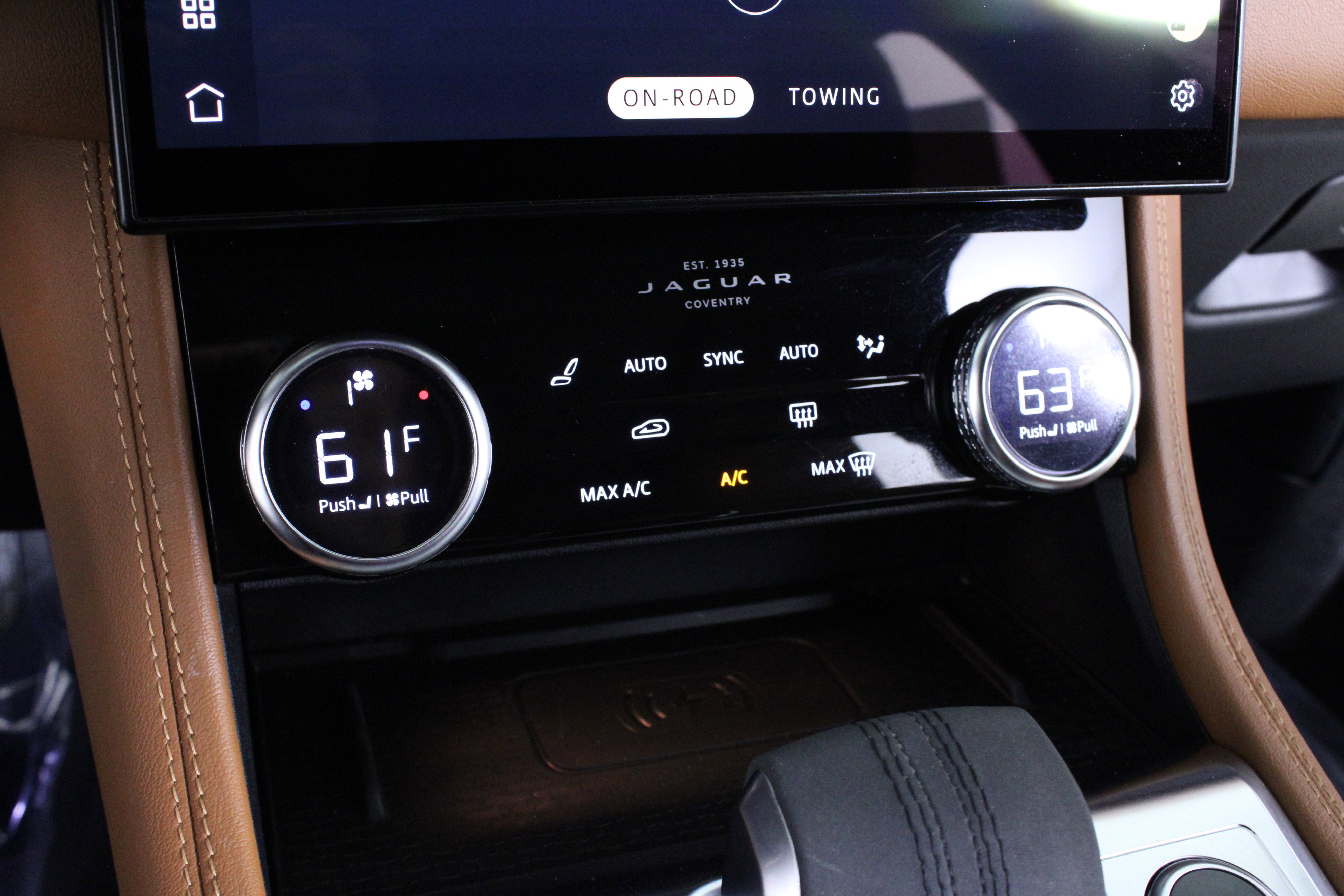 Used 2023 Jaguar F-PACE R-Dynamic S image 31