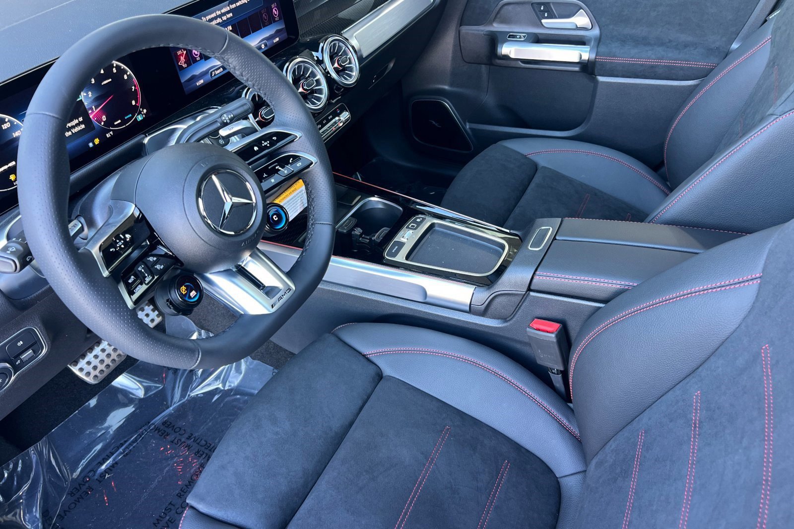 New 2026 Mercedes-Benz GLB 35 AMG 4MATIC image 4