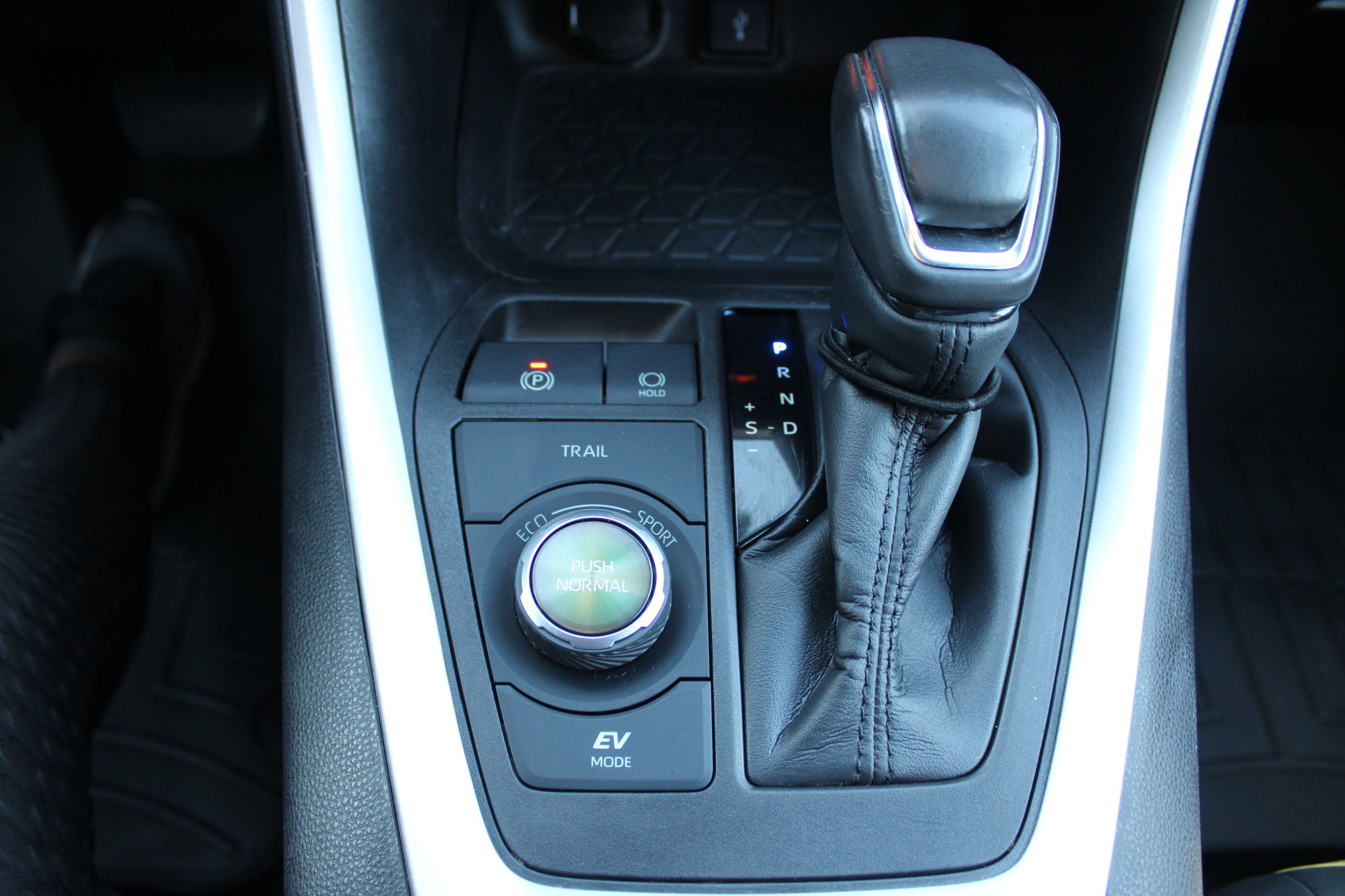 Used 2021 Toyota RAV4 XSE image 19