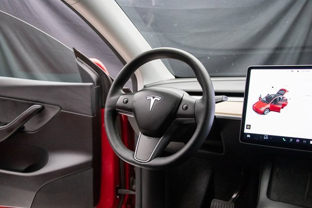 Used 2021 Tesla Model Y Long Range image 14