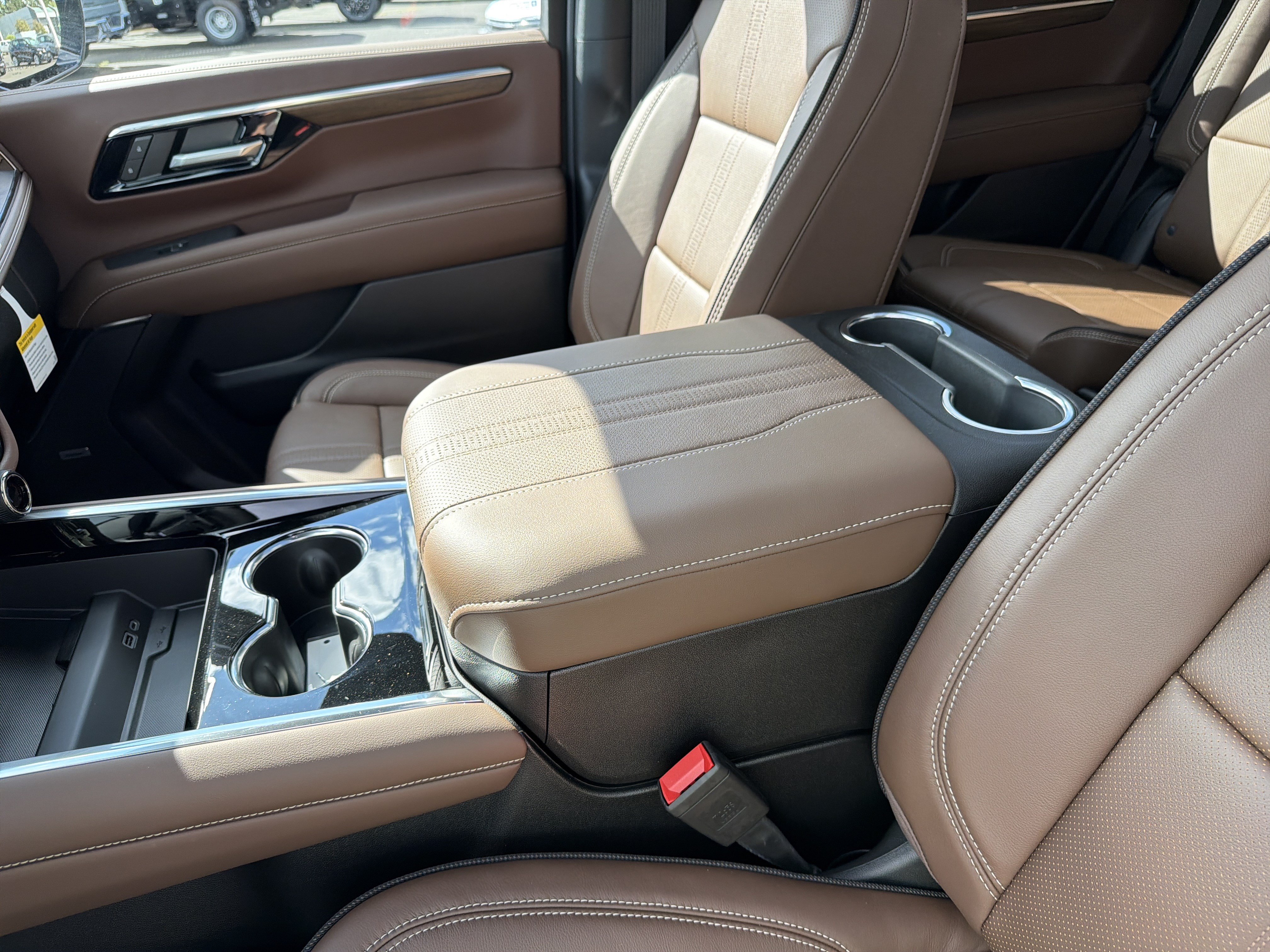 New 2026 Chevrolet Tahoe High Country AWD/4WD image 18