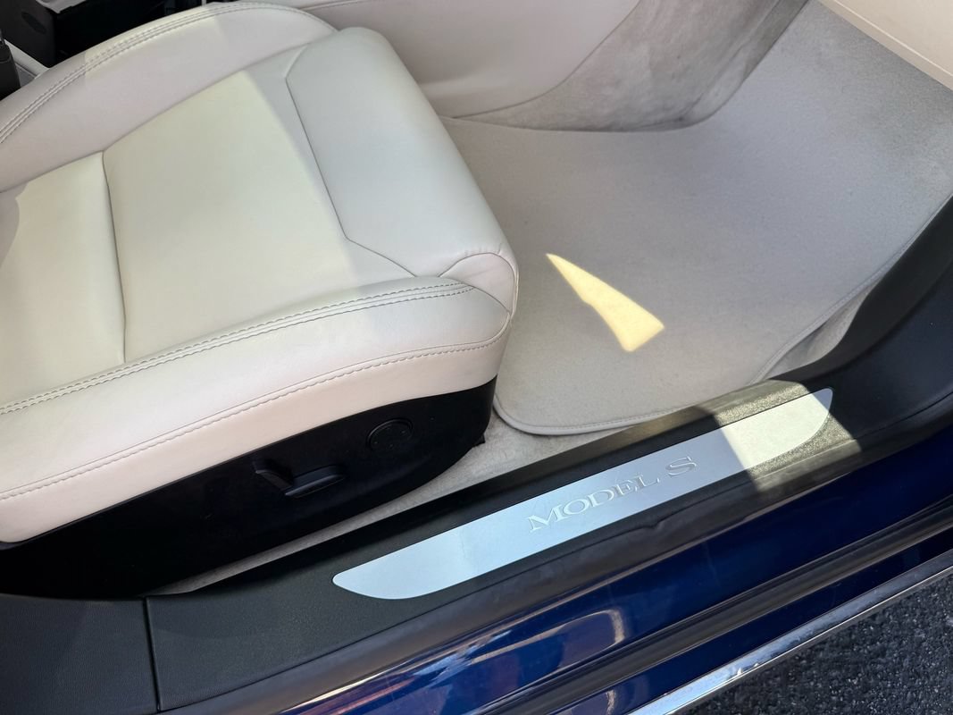 Used 2019 Tesla Model S Performance AWD/4WD image 27