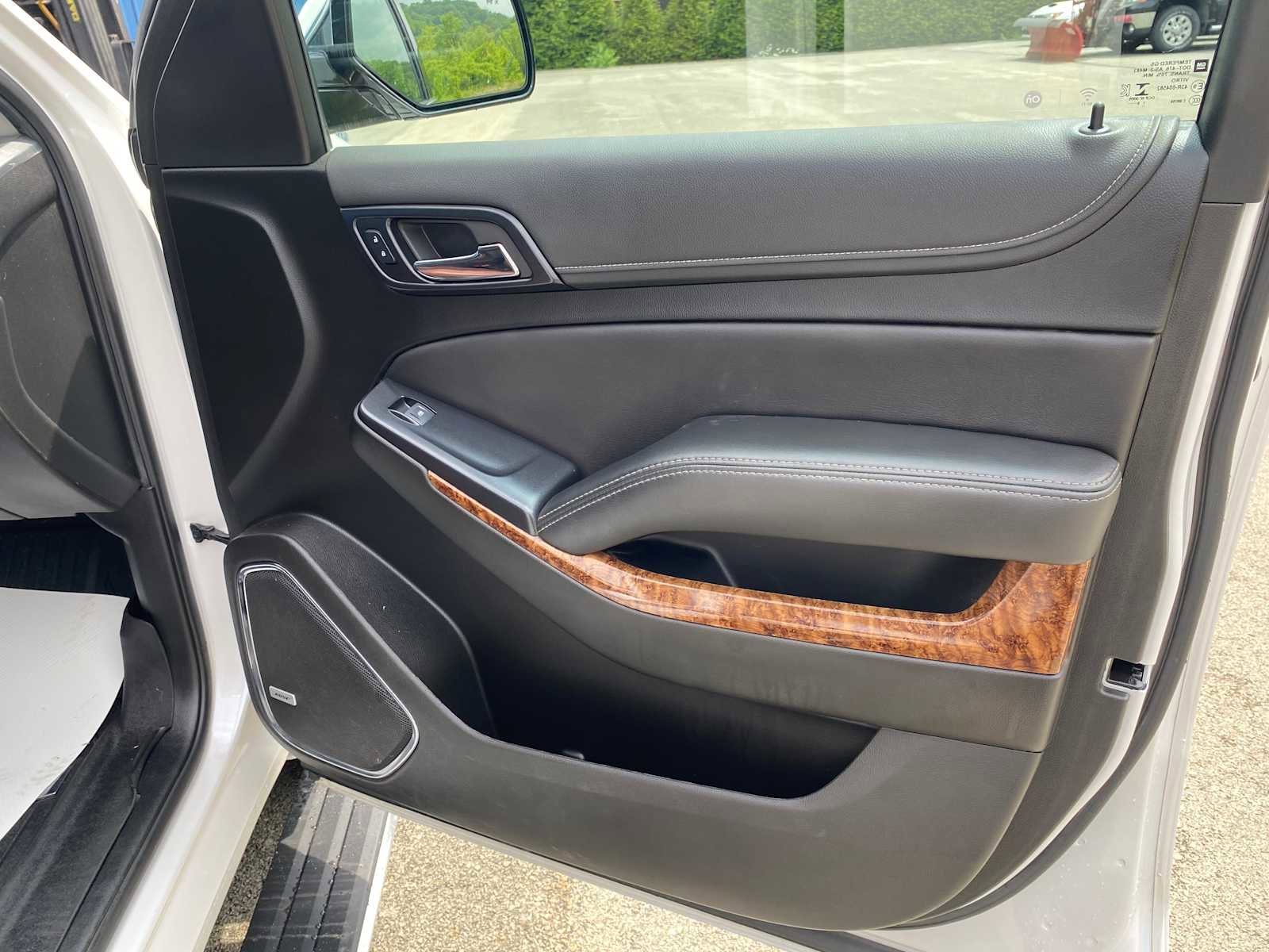 Used 2020 Chevrolet Suburban Premier w/ Premier Plus Edition image 46