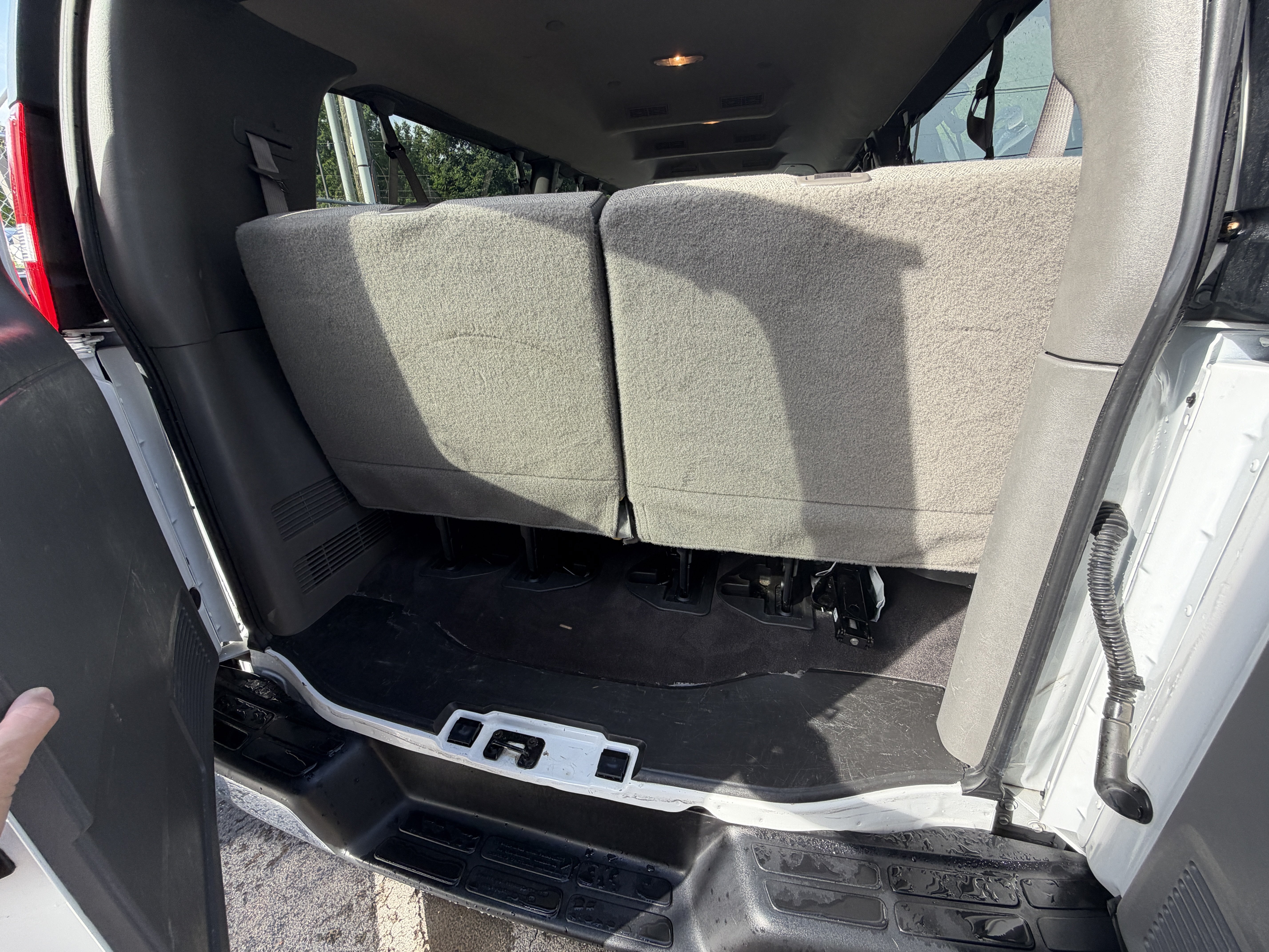 Used 2025 Chevrolet Express 3500 LT w/ LT Preferred Equipment Group RWD image 24