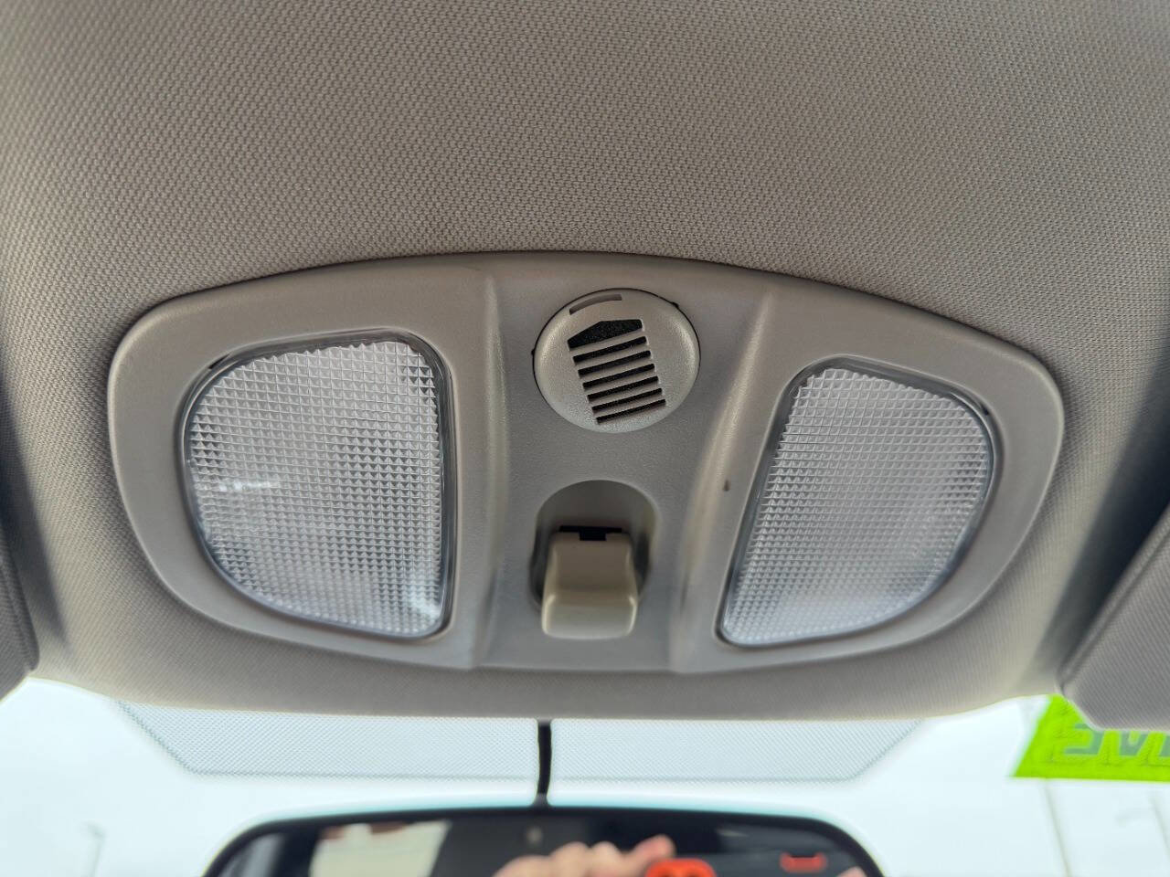 Used 2008 Pontiac Torrent Base AWD 4dr SUV image 21