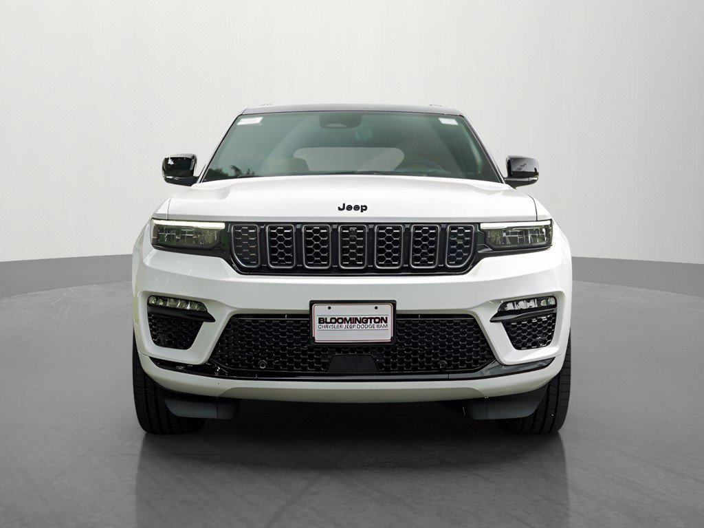 New 2025 Jeep Grand Cherokee Summit image 2