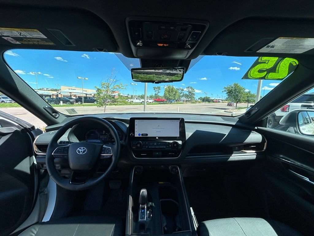 Used 2025 Toyota Grand Highlander AWD Hybrid image 11
