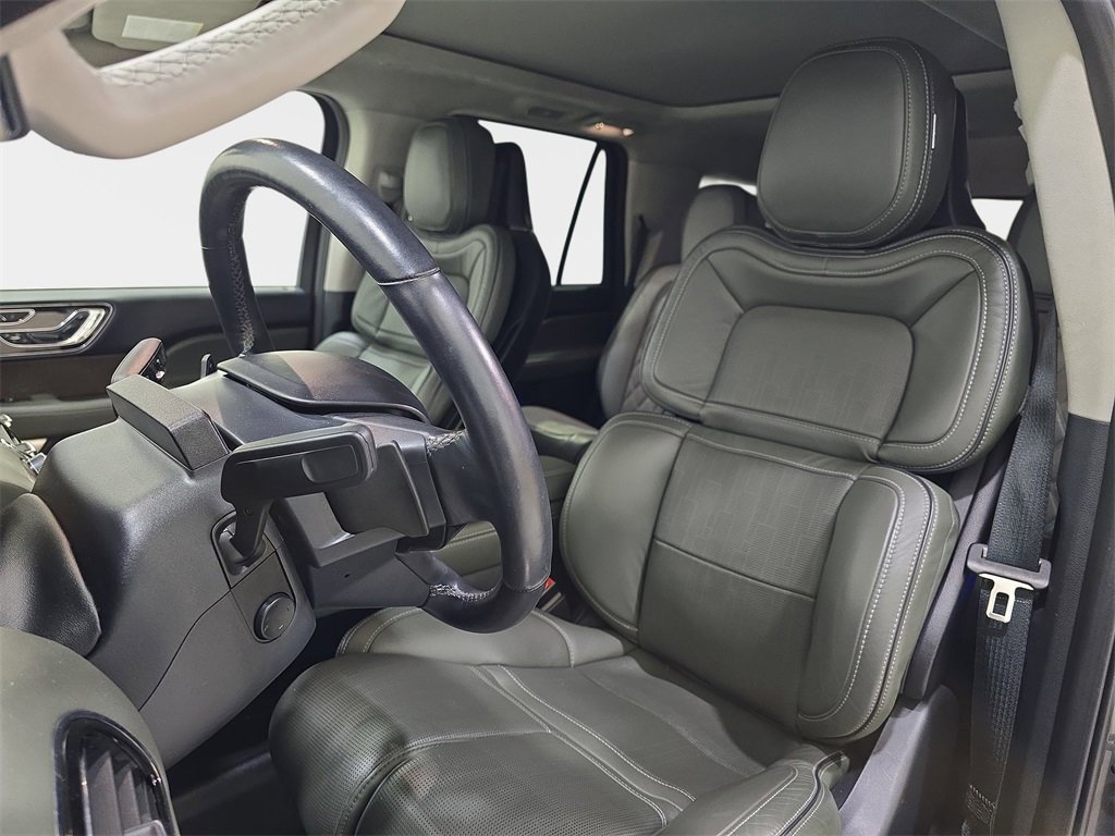 Used 2022 Lincoln Navigator Black Label image 16