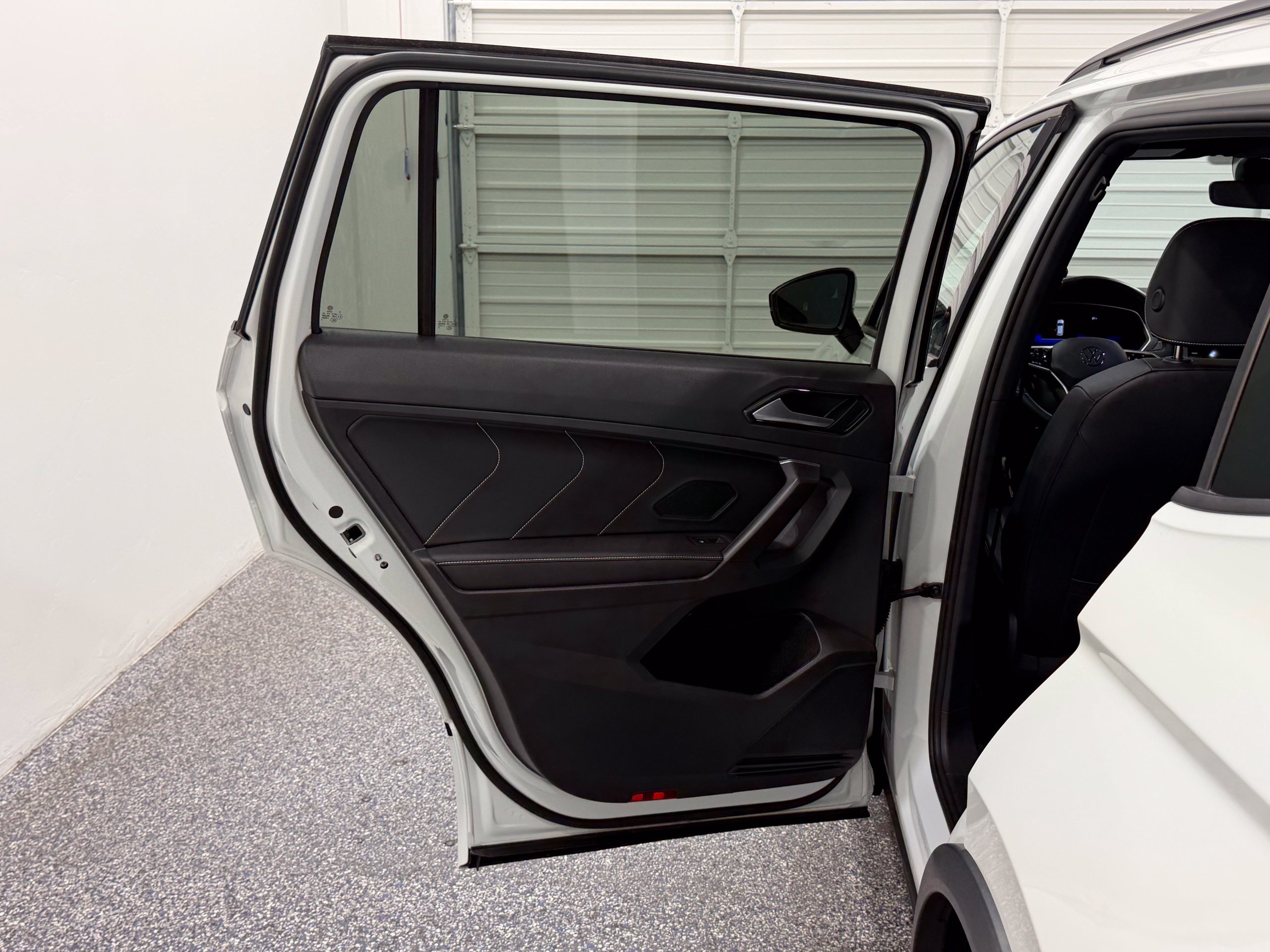 Certified 2023 Volkswagen Tiguan SE R-Line FWD image 23