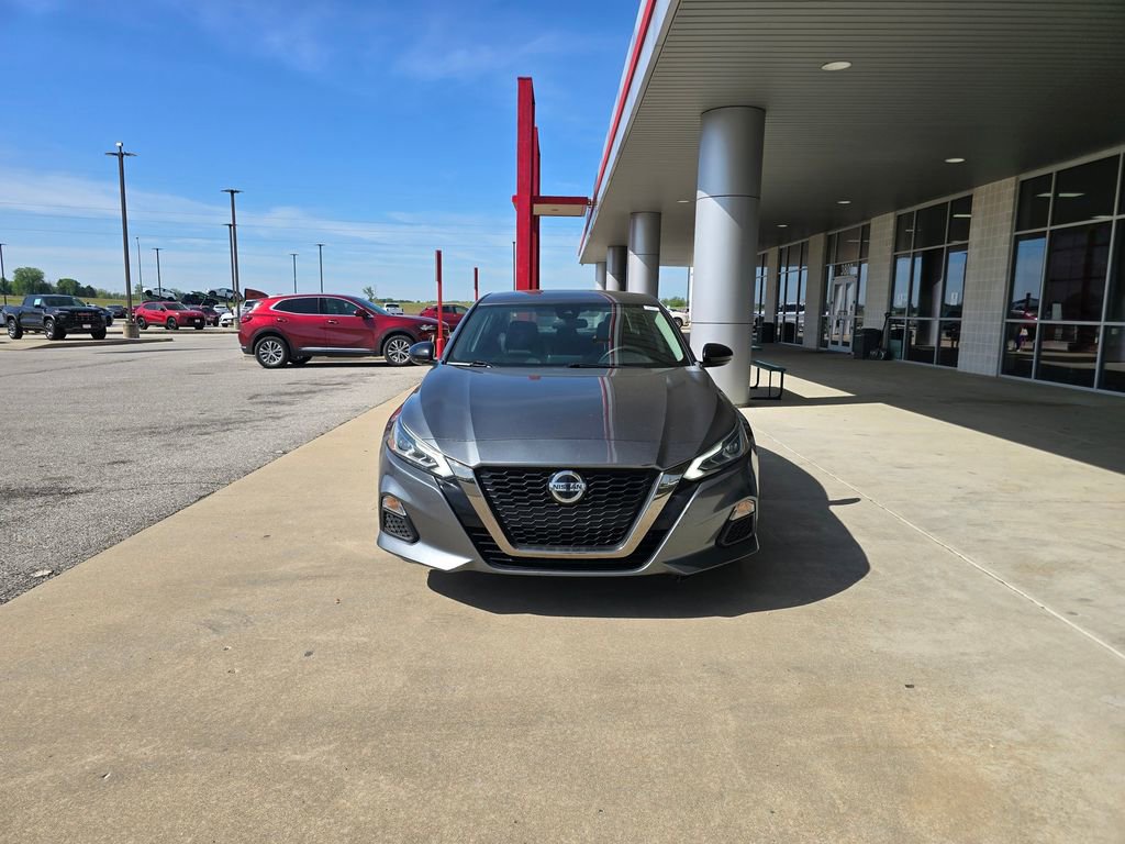 Used 2022 Nissan Altima 2.5 SR FWD image 2