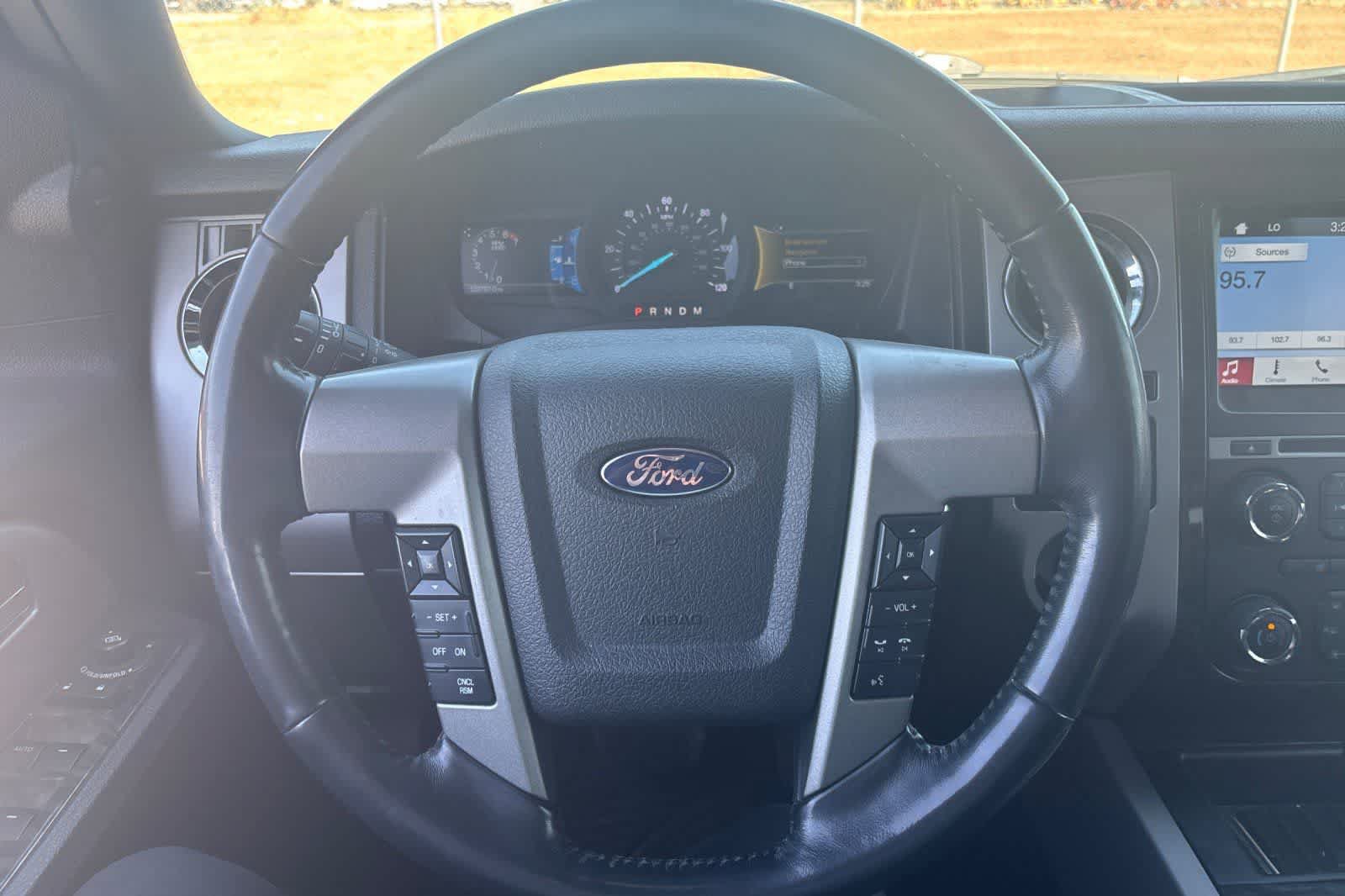 Used 2017 Ford Expedition Limited RWD image 26