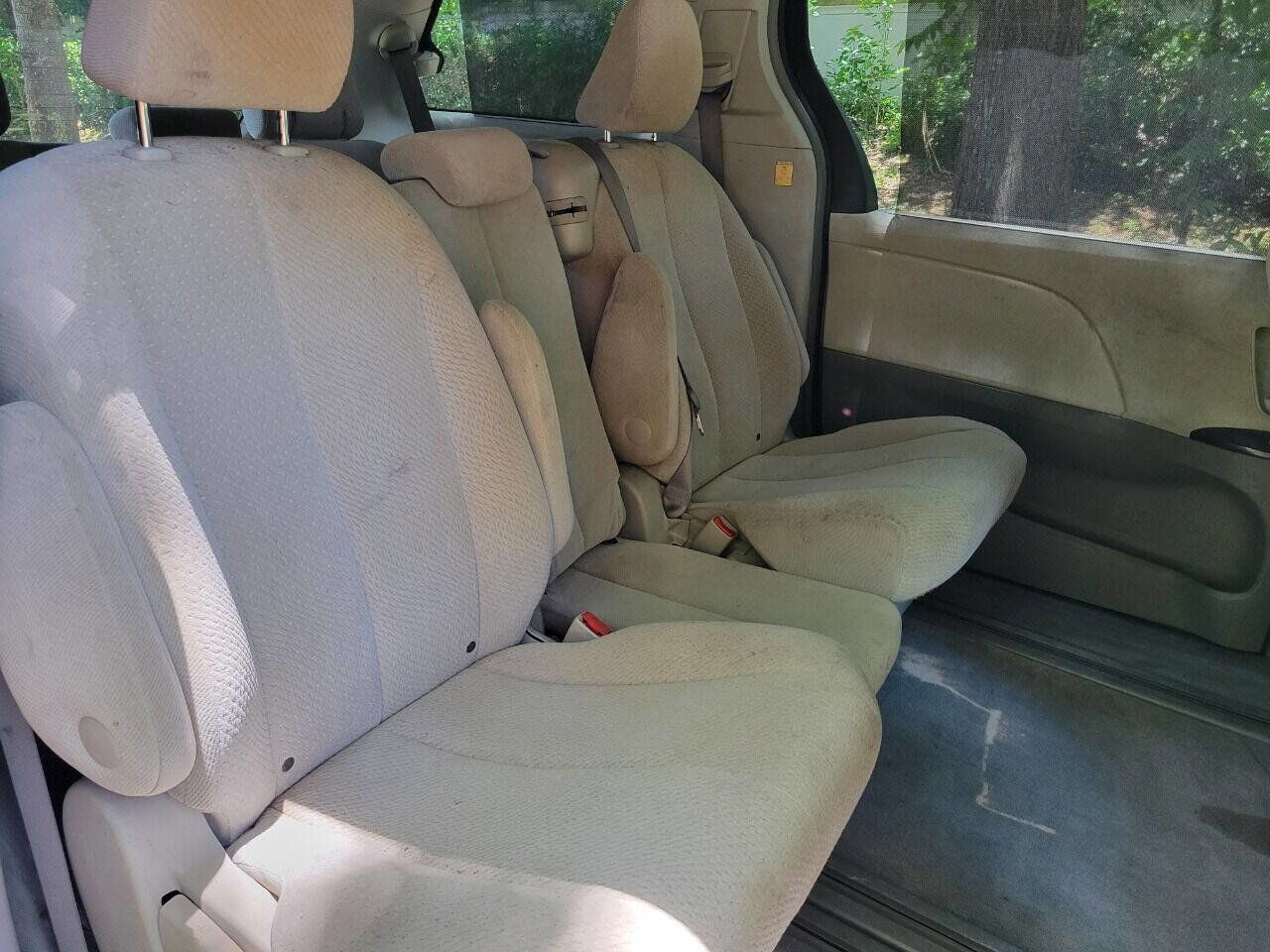 Used 2012 Toyota Sienna LE image 11