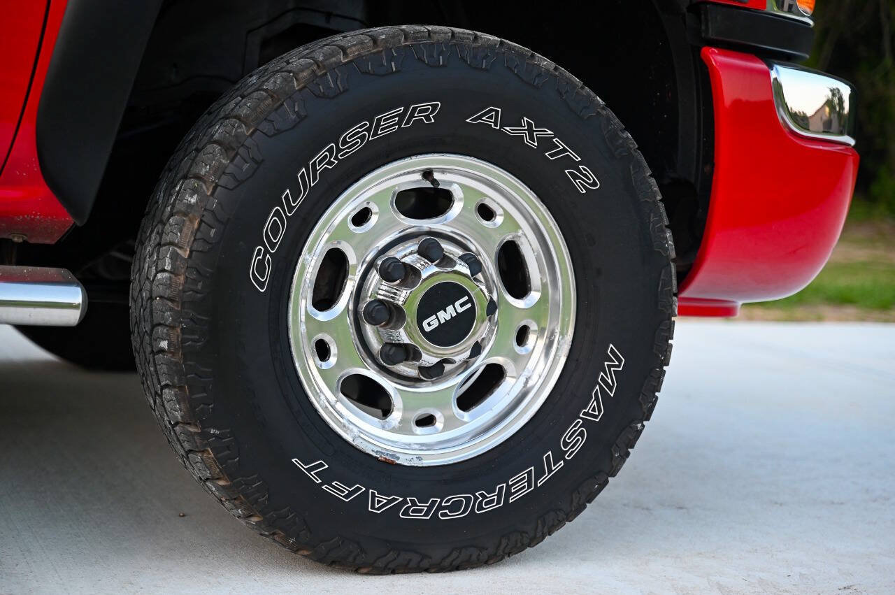 Used 2006 GMC Sierra 2500 SLT w/ Heavy-Duty Power Package AWD/4WD image 46