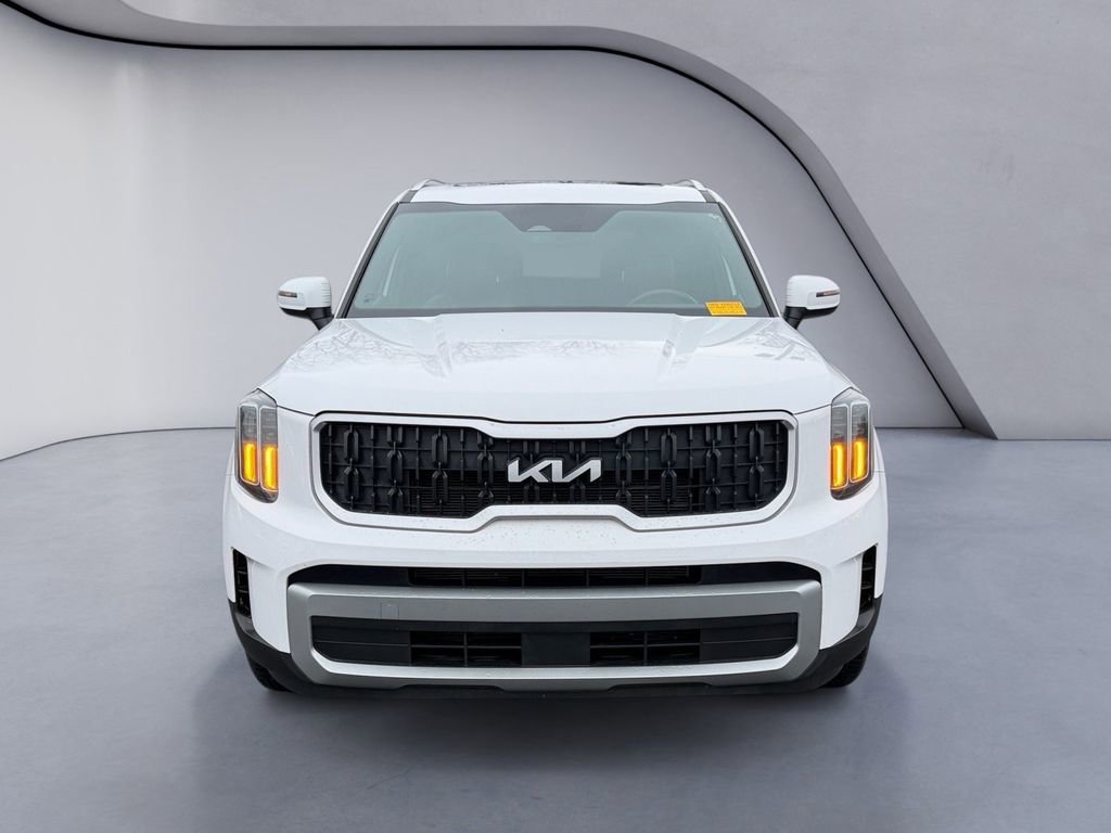 Used 2023 Kia Telluride EX w/ EX Captain's Chair Package image 8