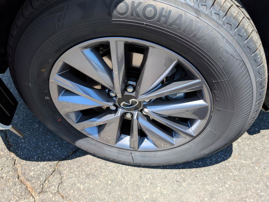 Certified 2026 INFINITI QX80 Pure w/ Cargo Package AWD/4WD image 8