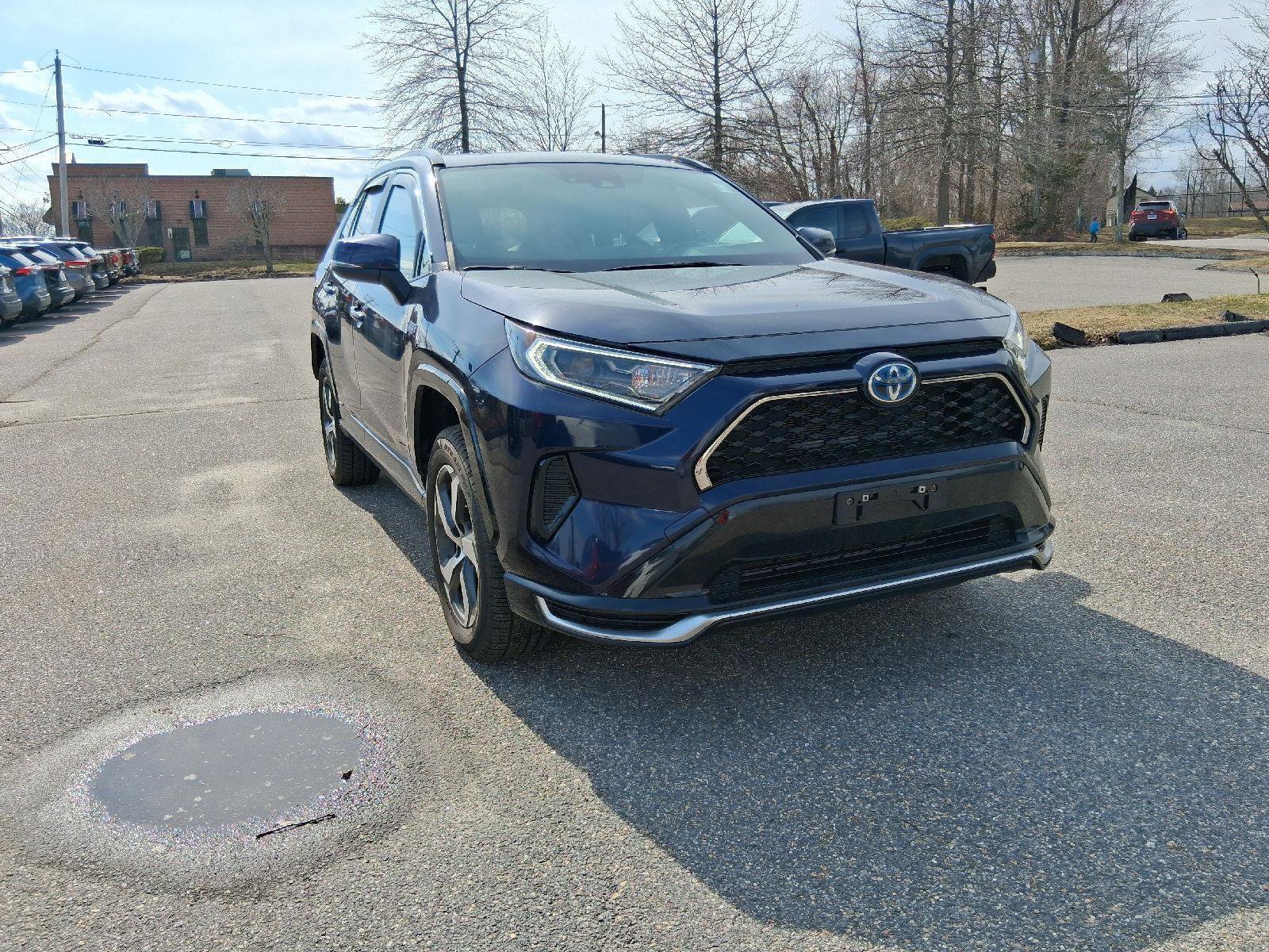 Used 2021 Toyota RAV4 SE w/ Weather & Moonroof Package image 1