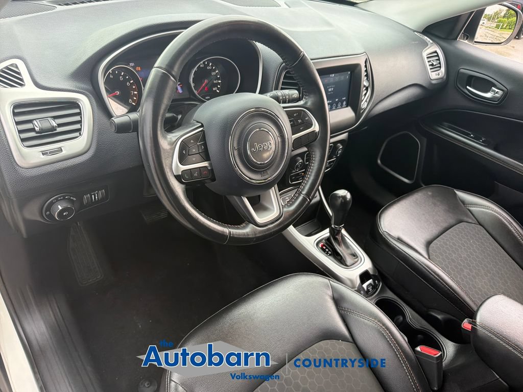 Used 2018 Jeep Compass Latitude w/ Popular Equipment Group FWD image 8