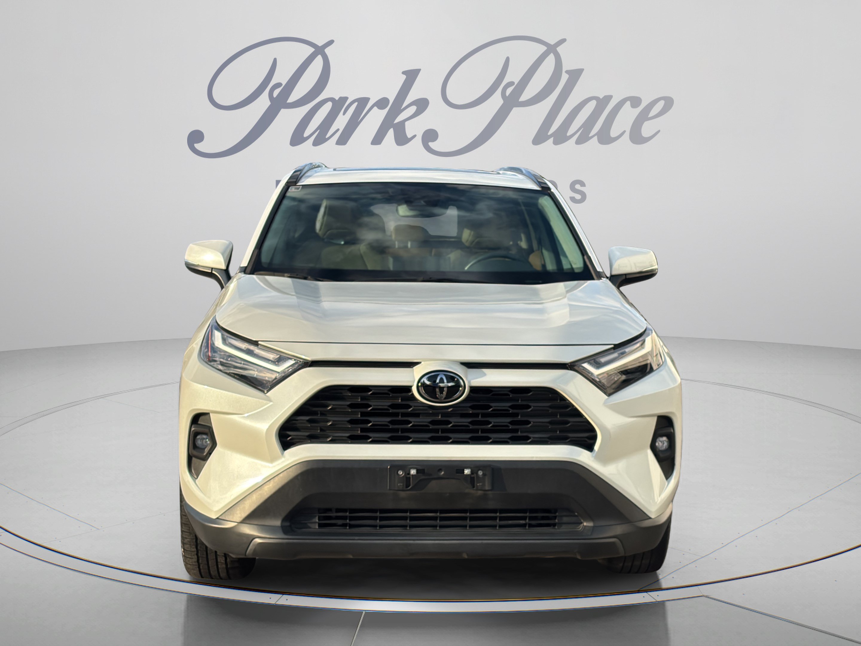 Used 2022 Toyota RAV4 XLE Premium FWD image 9