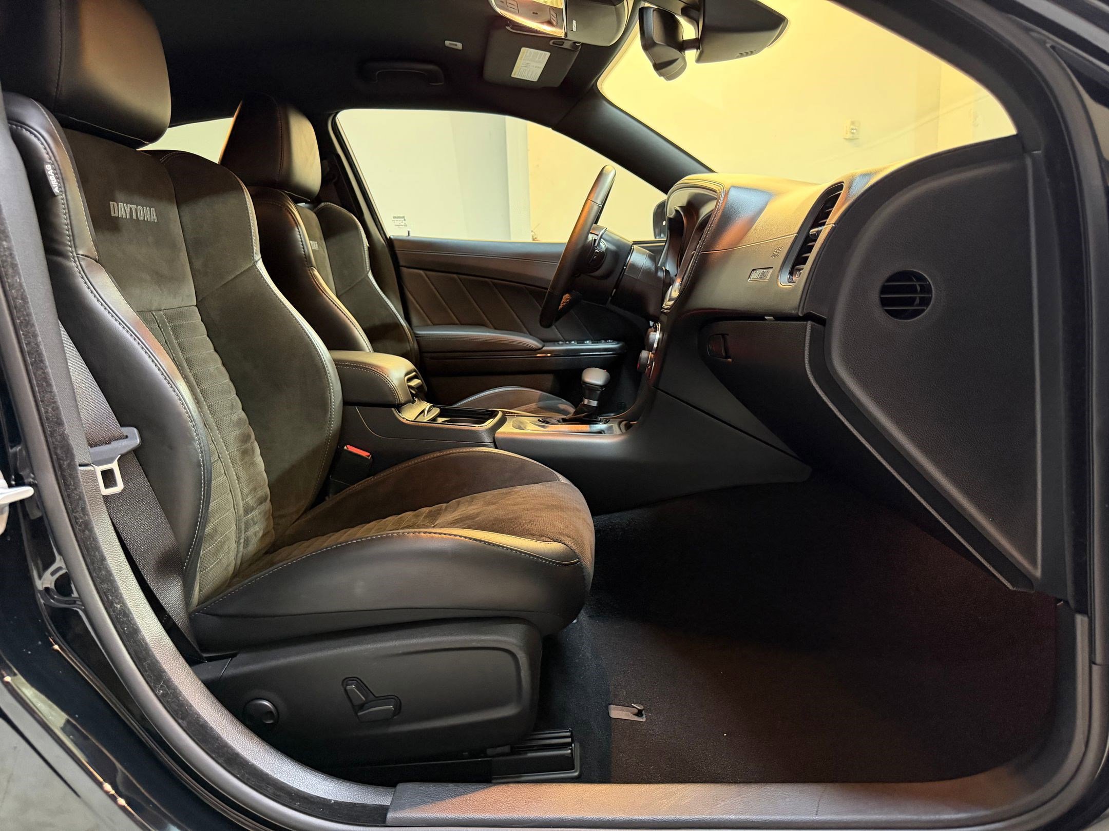 Used 2023 Dodge Charger R/T w/ Daytona Edition Group image 42