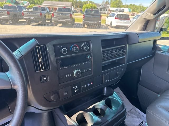 Used 2018 Chevrolet Express 2500 RWD image 13