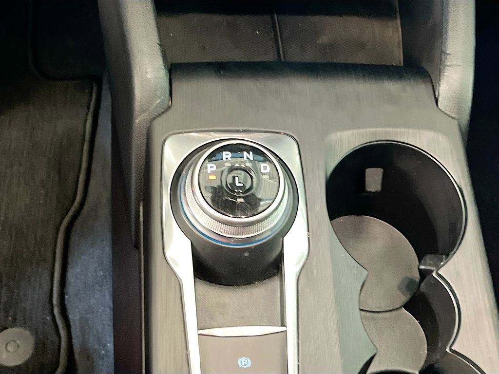 Used 2022 Ford Escape SE w/ SE Sport Appearance Package image 16