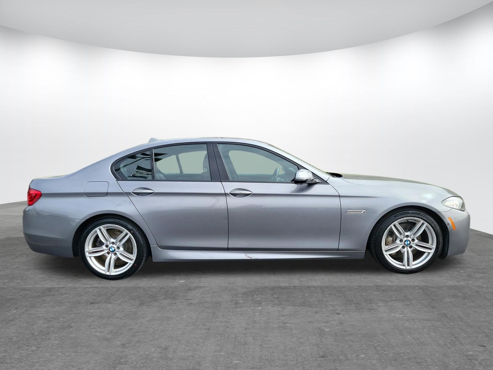 Used 2016 BMW 535i Sedan video 2