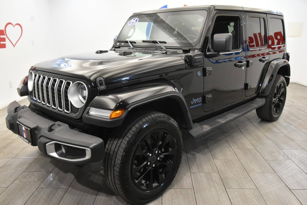 Used 2025 Jeep Wrangler Unlimited Sahara image 1