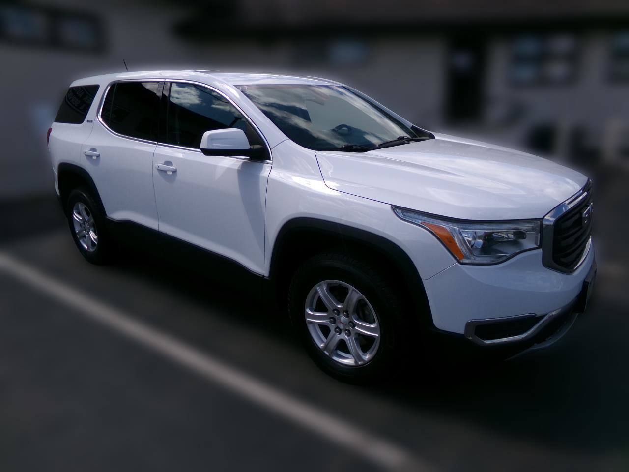 Used 2019 GMC Acadia SLE AWD/4WD image 1