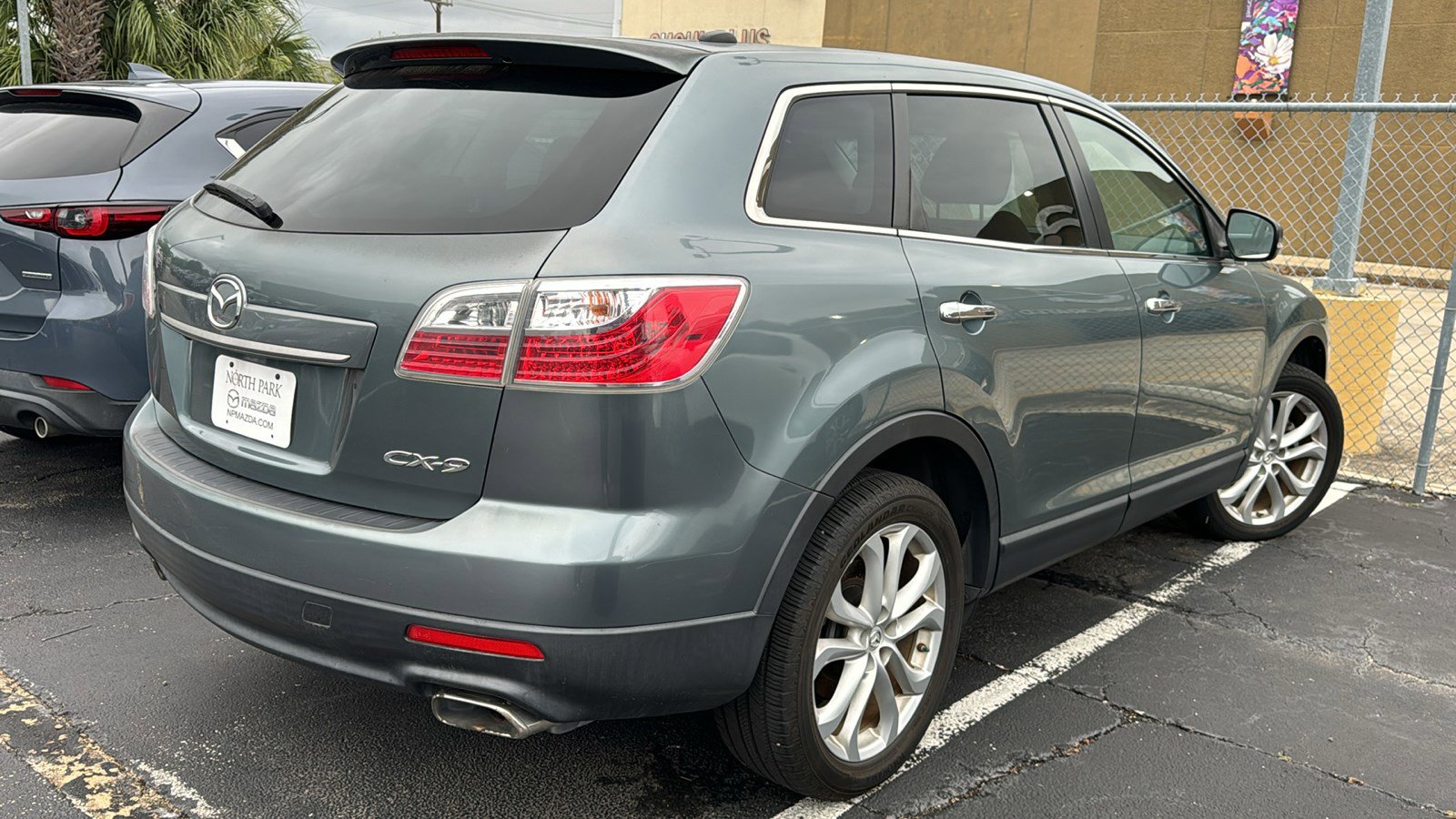 Used 2012 MAZDA CX-9 Grand Touring w/ Moonroof & Bose Audio Pkg FWD image 7