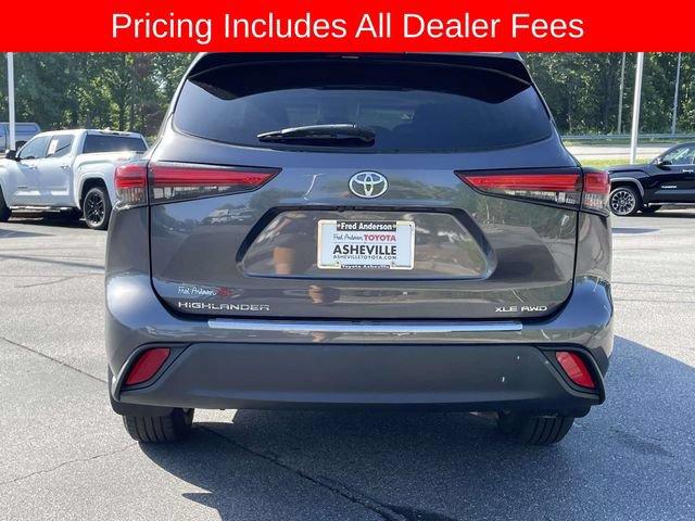 Used 2022 Toyota Highlander XLE AWD/4WD image 4