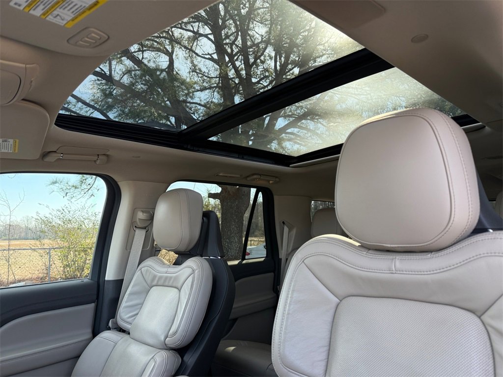 Used 2023 Lincoln Navigator L Reserve image 17